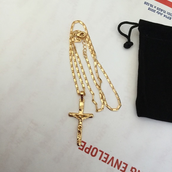 New 18k gold cross necklace - Picture 2 of 2